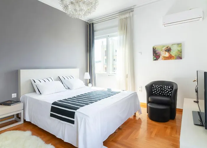 Zeus By Heloni Apartments