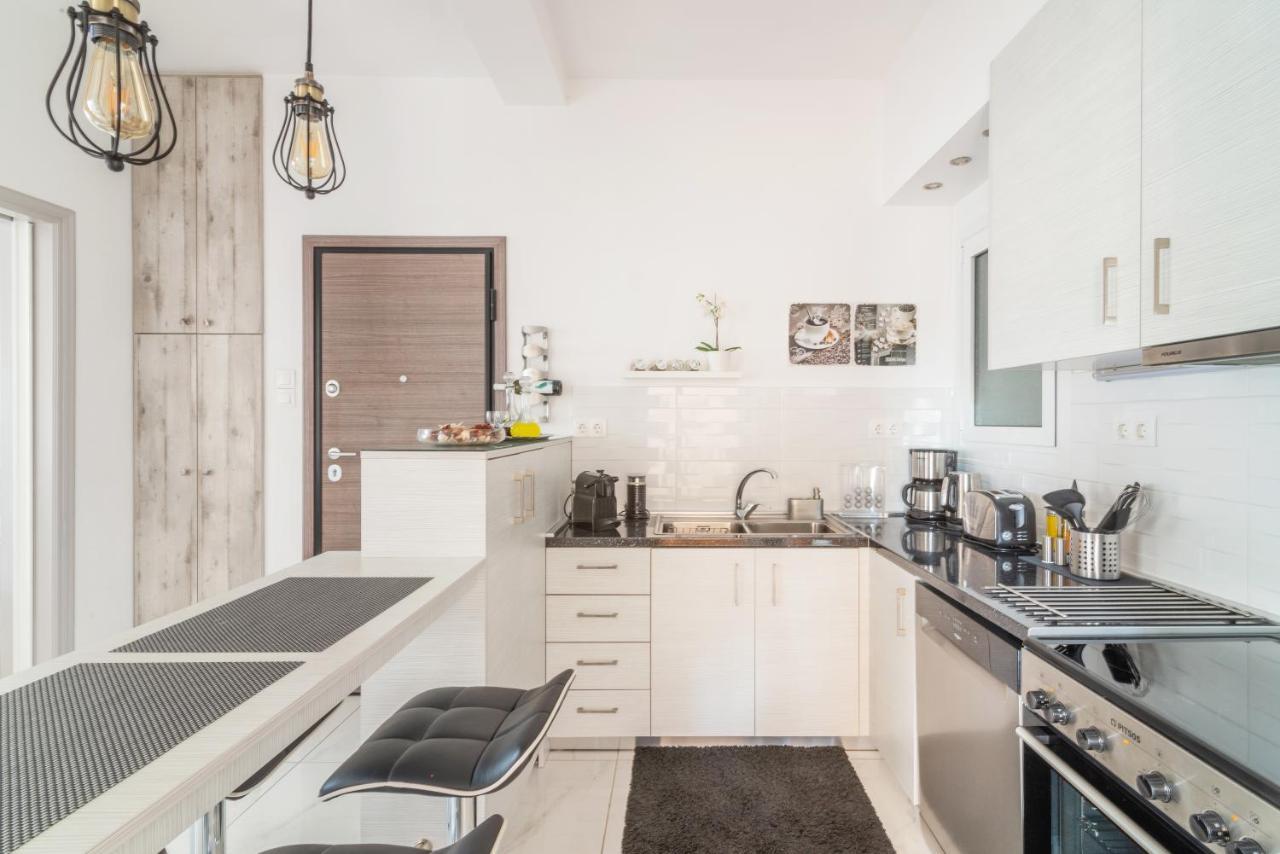 Zeus By Heloni Apartament *
